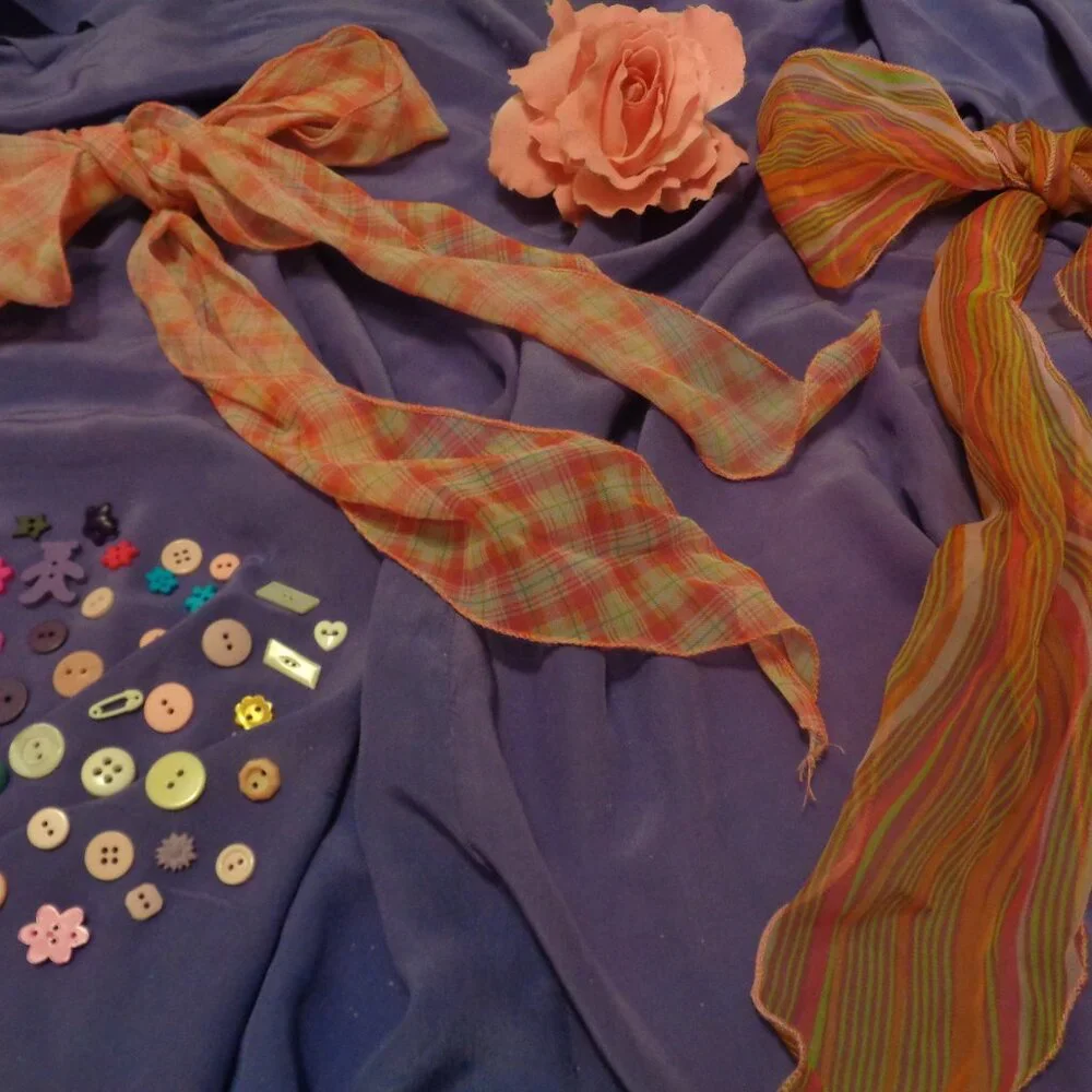 BUTTONS & BOWS RETRO LOT